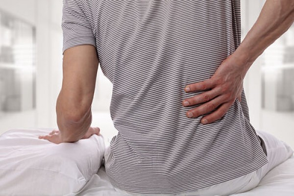 寝起きの背中の激痛、肘痛を３回で改善